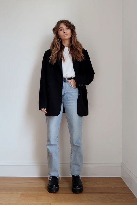 chloehayward_ на LTK Chloe Hayward Outfits, Cool Business Casual Outfits, Chloe Hayward, Minimal Stil, Minimalist Moda, Minimalist Street Style, Mode Casual, Mode Inspo, Look Vintage