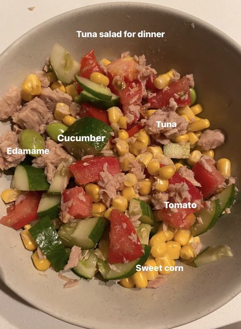 Healthy Meals Aesthetic Dinner, Tuna Salad Aesthetic, Really Healthy Meals, Healthy Uni Meals, Salad Recipes Aesthetic, Healthy Salad Aesthetic, Salads Aesthetic, College Meal Ideas, Healthy Dinner Aesthetic