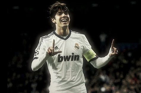 ricardo kaka Kaka In Real Madrid, Ricardo Kaka Pfp, Soccer Computer Wallpaper, Kaka Soccer Player, Kaka Pfp, Kaka Real Madrid, Ricardo Kaka, Brazil Football Team, Real Madrid Team