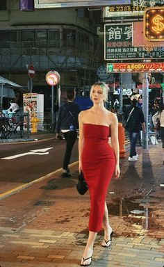 Zara Red Dress 2023, Elegant Red Outfit Classy, Red Wine Dress Outfit Classy, Elegant Red Dress Aesthetic, Classy Red Outfits, Mini Red Dress Outfit, Red Date Dress, Red Dress Styling, Red Dress Red Lipstick