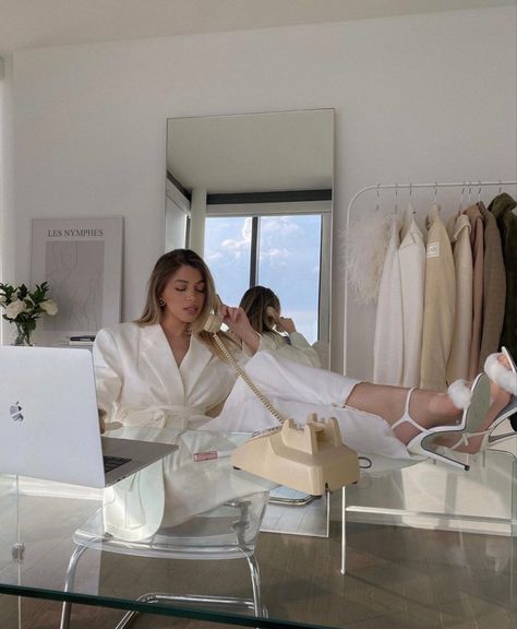 Luxe Mom Aesthetic, Boss Mom Aesthetic, Independant Woman Aesthetic, Rich Boss Lady Aesthetic, Businesswomen Aesthetic, Gigi 2023, Businesswoman Aesthetic, Career Aesthetic, Rose Calloway