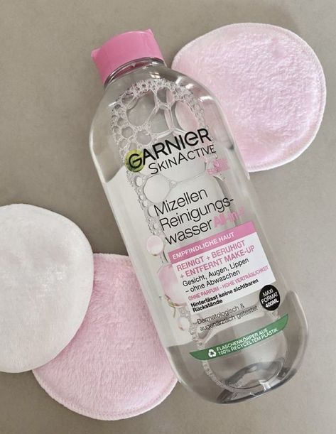 Garnier Makeup Remover, Garnier Micellar Water, Hydrating Facial Cleanser, Makeup Remover Pad, Diy Makeup Remover, Garnier Micellar, Skin Facts, Alat Makeup, Diy Beauty Treatments