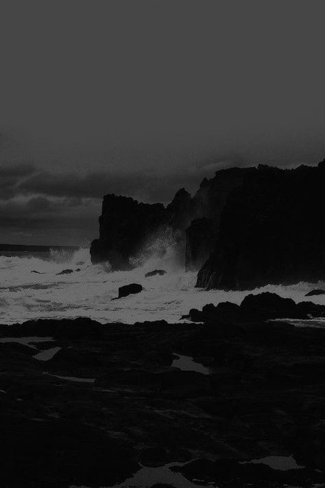 Waves Dark Aesthetic, Medieval Japanese, Dark Beach, Calm Atmosphere, Beach Shore, Black Ocean, Water Aesthetic, Moody Photography, Black Beach