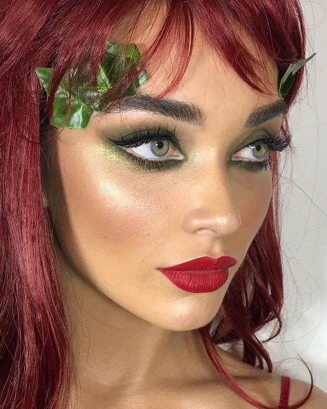 Product deets for my take on #poisonivy for @iamamyjackson this #halloween Skin- @ex1cosmetics foundation @kevynaucoinuk Super Natural… Halloween Maniquin, Poison Ivy Makeup, Poison Ivy Halloween Costume, Karneval Diy, Nikki Makeup, Ivy Costume, Poison Ivy Cosplay, Poison Ivy Costumes, Halloween Coustumes