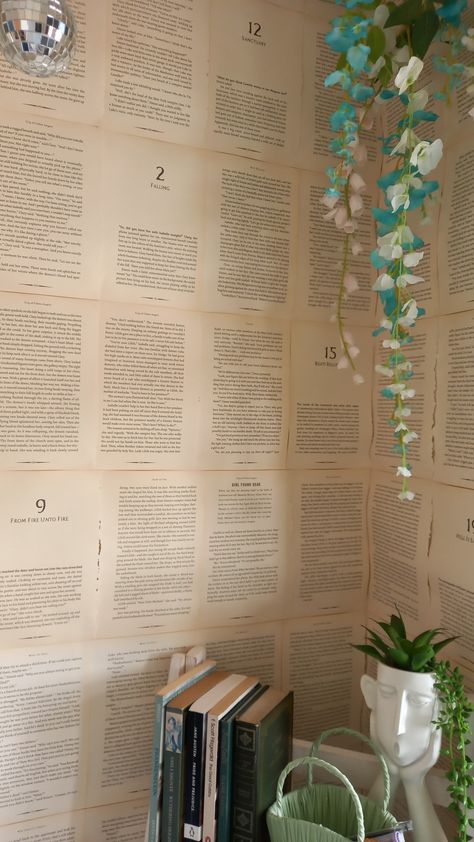 Book Page Bedroom Wall Decor, Aesthetic Wall Arts, Book Wallpaper Bedroom, Wall Book Pages Decor, Room Decor Ideas Bookworm, Bookworm Room Decor, Literature Room Decor, Wall Decor With Book Pages, Decorative Leaves Bedroom