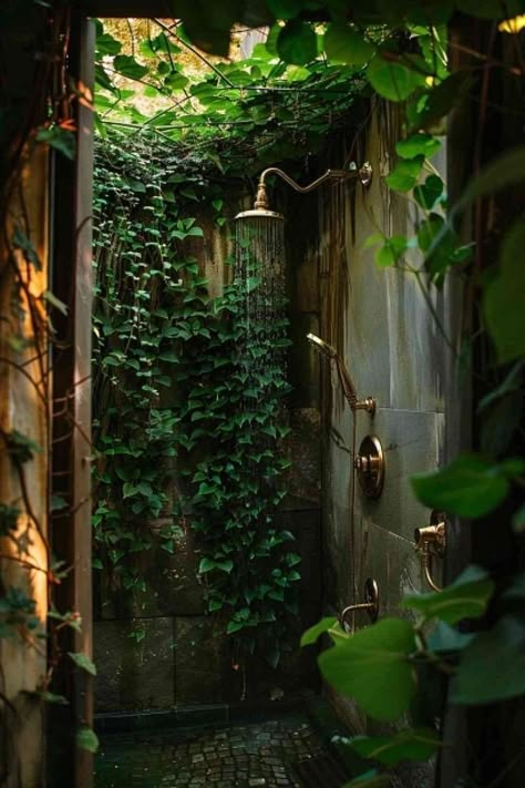 Outdoor Shower In Garden, Bathroom Outdoor Ideas, Outdoor Shower In The Woods, Outdoor Shower Garden, Outdoor Shower Under Deck, Outdoor Shower Decorating Ideas, Hidden Garden Secret Places, Garden Showers Outdoor, Outdoor Shower Ideas Private