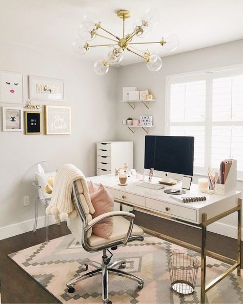 Home Organization Favorites #officedecor Cozy Home Office, Office Furniture Design, Modern Home Office, Design Del Prodotto, Home Office Setup, Home Office Space, Home Office Organization, A Desk, Office Inspiration