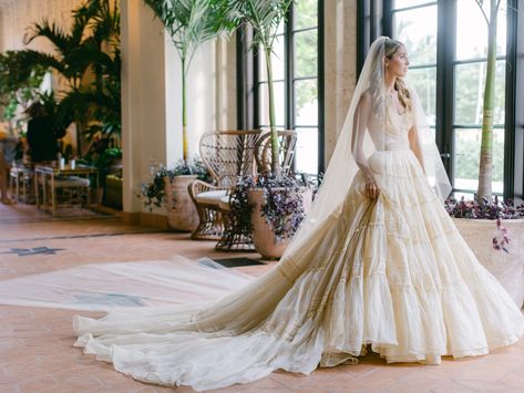 Dior Wedding Gown, Dior Wedding Dress, Vintage Dior Dress, Dior Wedding Dresses, Dior Wedding, Catholic Wedding Traditions, Celebrity Wedding Dresses, Vogue Wedding, Miami Wedding