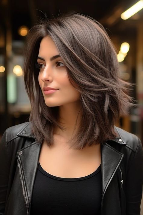 Bob Haircuts, Lob Hairstyles, Haircuts For Fine Hair And Round Face, Sleek Haircut, Square Face Hairstyles, Lob Haircut, Shoulder Length Hair Cuts, Haircuts For Medium Hair, Trendy Hair