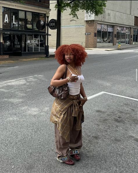 Quirky Black Woman, Maximalist Outfits Black Woman, Afro Outfits Street Style, Weird Fashion Aesthetic, Earthy Streetwear, Intimidating Women, Afro Punk Outfits, Afro Boho, Street Style Outfits Casual