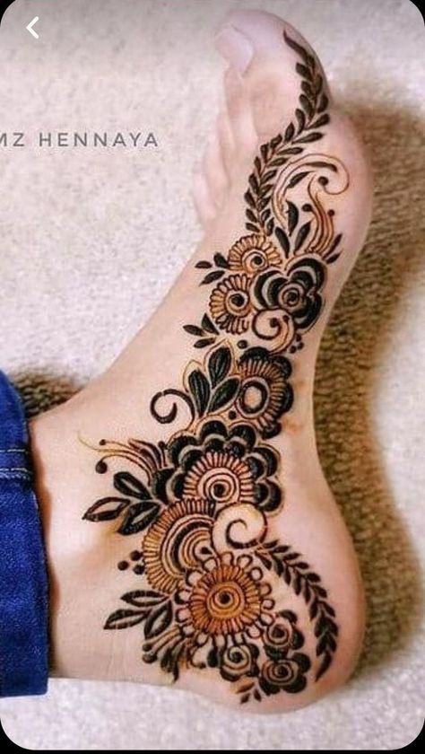 Leg Henna Designs, Kashee's Mehndi Designs, Feet Mehndi, Henna Flower Designs, Tato Henna, Foot Henna, Mehndi Designs Bridal Hands, Legs Mehndi Design, Beginner Henna Designs