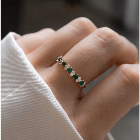 Emerald Ring Ideas, Emerald Ring Silver Band, Emerald Wedding Band Stack, Dainty Emerald Ring, Emerald Stacking Ring, Emerald Ring Stack, Emerald Green Wedding Band, Emerald Gold Jewelry, Emerald Ring Band