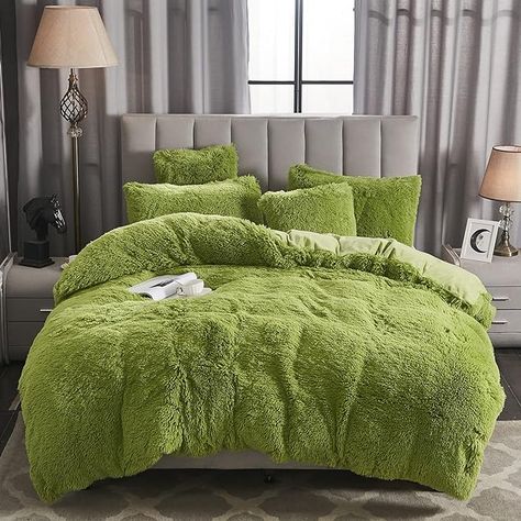 $49.99 Pillows, Sheets, and comforters designed to look like moss, perfect for stoners Fluffy Duvet, Green Comforter, Green Duvet, Couch Blanket, Body Pillow Covers, King Comforter, Duvet Bedding, Comforter Cover, Room Ideas Bedroom