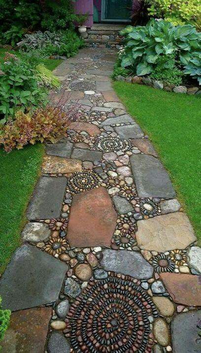 Get Creative with Stone in Your Back Yard | Tutorials & Design Inspiration Mosaic Walkway, Pathway Ideas, Stone Garden Paths, Garden Walkway, Rock Garden Landscaping, Stone Path, Have Inspiration, Diy Yard, Mosaic Garden