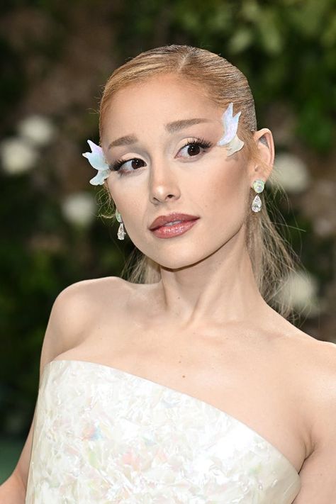 Met Gala 2024: Cynthia Erivo and Ariana Grande - Tom + Lorenzo Ariana Grande Met Gala 2024, Pfp Ariana Grande, Outfits Ariana Grande, Ariana Grande Dress, Ariana Grande Red Carpet, Ariana Grande Met Gala, Ariana Grande Pfp, Lorraine Schwartz Jewelry, Hair Mood Board