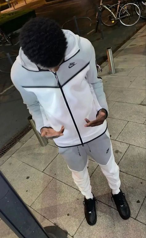 Men Nike Tech Outfit, Cool Nike Tech, Nike Tech Fleece Blue Drip, Adidas Tech Fleece, Tech Tuta Nike, Nike Tech Flecce, Ensemble Nike Tech Beige, Tuta Tech Nike, Nike Tech Fleece Royal Blue