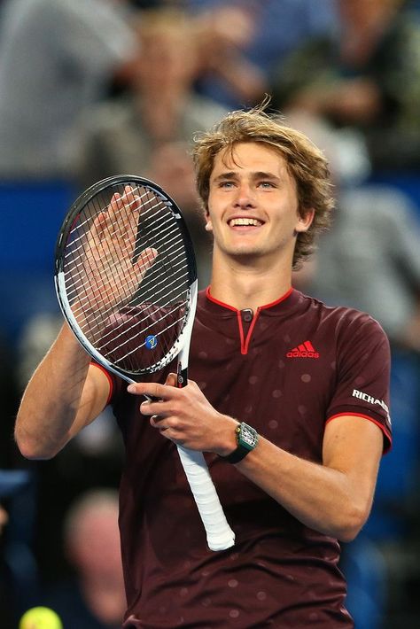 Sascha Zverev Alex Zverev, Mode Tennis, Tennis Pictures, Atp Tennis, Angelique Kerber, Pro Tennis, Alexander Zverev, Tennis Tips, Tennis World