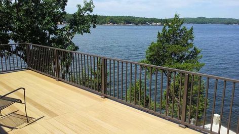 Westbury Aluminum Railing System - DecksDirect Veranda Railing, Glass Railing Deck, Metal Deck Railing, Deck Railing Systems, Aluminum Railing Deck, Composite Deck Railing, Laying Decking, Railings Outdoor, Aluminum Decking