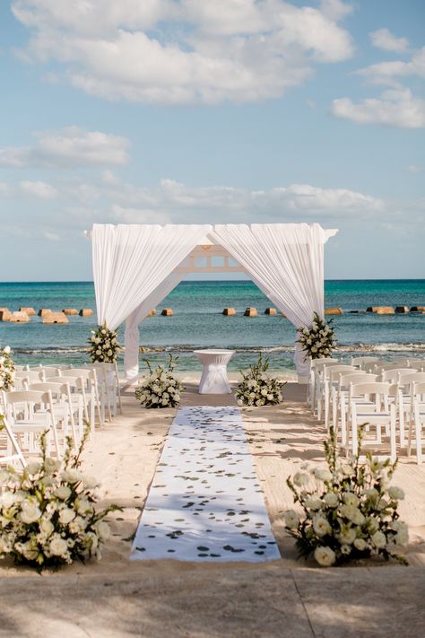 Ocean Front Wedding, John Myers, Wedding Layout, Wedding Wishing, Oceanfront Wedding, Dream Beach Wedding, Beach Wedding Reception, Beach Dinner, Cancun Wedding