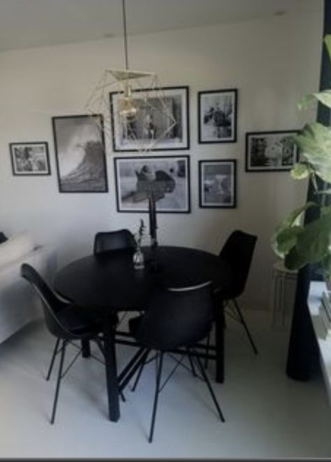 Black And White Bedroom Small Room, Studio Apartment Black And White, Black White Studio Apartment, Black And White Apartment Aesthetic Kitchen, Black And White Small Apartment Decor, Living Room With Black Dining Table, Black Studio Apartment Ideas, Small Black Dining Room, Black And White Appartement Decor