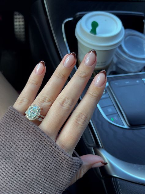 Brown French tip nails Fall Oval Shaped Nails, Cute Fall Nails Almond Shape, Shorter Oval Nails, Purple Tip Almond Nails, Thanksgiving Nail Ideas Simple Short, Fall 2024 Nails Short, Short Round Acrylic Nails Fall, Short Nail Designs Round, Thanksgiving Chrome Nails