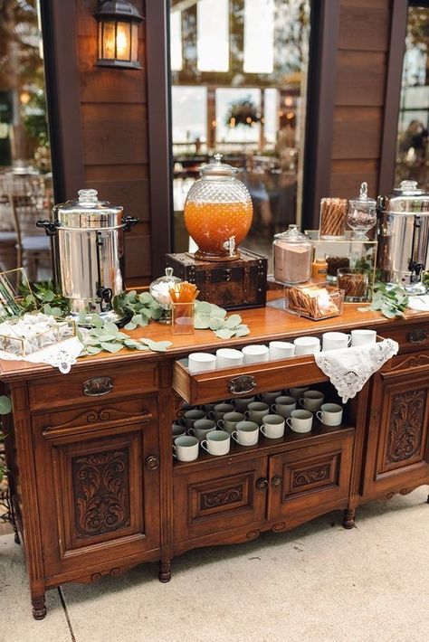 Coffee Bar Station Ideas, Bar Station Ideas, Coffee Station Wedding, Reception Coffee Bar, Chic Coffee Bar, Coffee Bar Party, Wooden Buffet, Coffee Bar Wedding, Wedding Drink Station