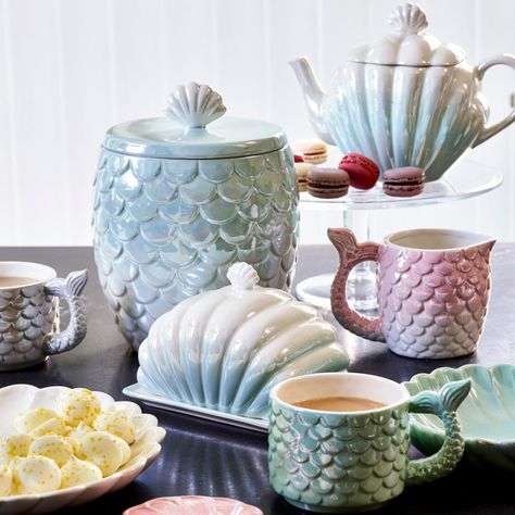 The new Asda mermaid accessories making a splash on social media in the UK. Do you think it will swim ashore in the US as well?? Ceramic Mermaid Pottery, Mermaid Ceramics, Coral Ceramics, Mermaid Pottery, Mermaid Kitchen, Ocean Kitchen, Mermaid Table, Mermaid Room Decor, Mermaid Mug