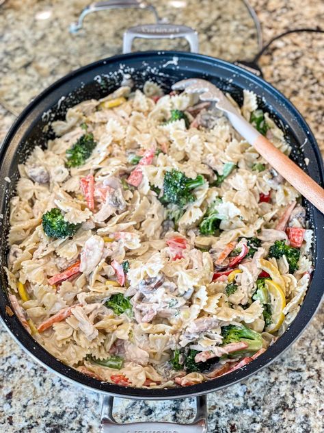 Creamy Pasta Primavera - Easy Recipe - Charlotte Shares Creamy Primavera Pasta, Chicken Primavera Pasta Creamy, Penne Primavera Pasta, Creamy Pasta Primavera Recipes, Pasta Primavera Alfredo, Pasta Primavera With Chicken, Pasta Primavera Recipes, Chicken Pasta Primavera, Dinner Staples