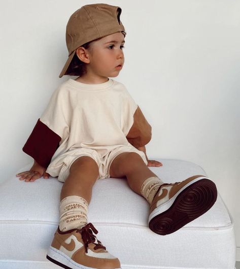 cinnamon baby. (@_cinnamonbaby) • Instagram photos and videos Baby Boys Outfit Ideas, Baby Boy Outfits Stylish, Toddler Outfits Boy, Stylish Baby Boy Outfits, Baby Boy Style, Baby Wardrobe, Baby Snowsuit, Toddler Style, Boy Fits