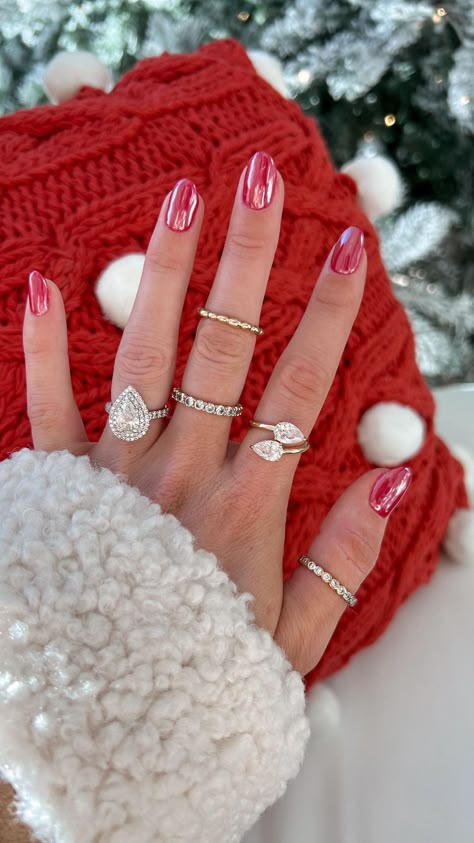 Christmas nails ❤️🎅🏼🎄 OPI Red Hot Rio + white chrome on top ✨ #christmasnails #holidaynails #chromenails #rednails #nailinspo… | Instagram Simple Cute Nails Christmas, Christmas Nails With Chrome Powder, Christmas Nails Acrylic Chrome, Red Chrome Powder Nails, Red Frosted Nails, Ted Chrome Nails, Red Chrome Dip Powder Nails, Red Irridescent Nails, Frosted Red Nails