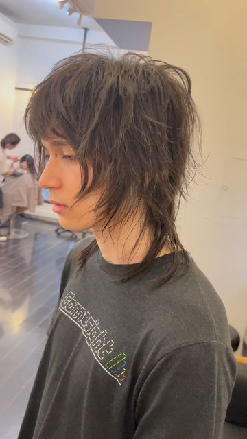 Weiwei Huang on Instagram: "#hair #hairstyle #haircut #hairtutorial #y2k #nyc #emo #punk #gothic #vkei #hairstyles #hairstylist #newyork #hairdesign #art #hairfasion #hairtrends #fashion #highlights #grunge #jellyfishhaircut #wolfcut #emoboy #alternative #emohair" Long Straight Mullet Men, Long Emo Hair Men, Short Alternative Hair Men, Mens Wolf Cut Hair Long, Emo Hair Men, Shaggy Mens Haircut, Vkei Hairstyles, Shag Haircut Men, Emo Boy Haircut