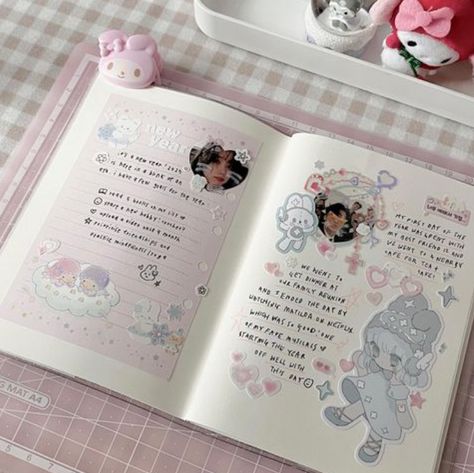 Study Book Ideas, Cute Diary Ideas Journals, Sanrio Journal Ideas, Enhypen Jewelry, Cute School Aesthetic, Year Journal Ideas, Kawaii Journal Ideas, Pink Journal Ideas, Cute Journal Ideas Aesthetic