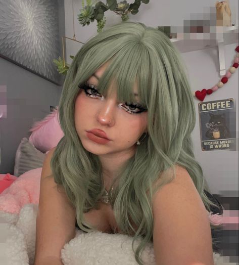 Green In Blonde Hair, Blonde And Mint Green Hair, Full Hair Dye Ideas, Green With Blonde Hair, Green Hair Looks, Pistachio Hair Color, Blonde And Dark Green Hair, Half Green Half Brown Hair, Silver Green Hair