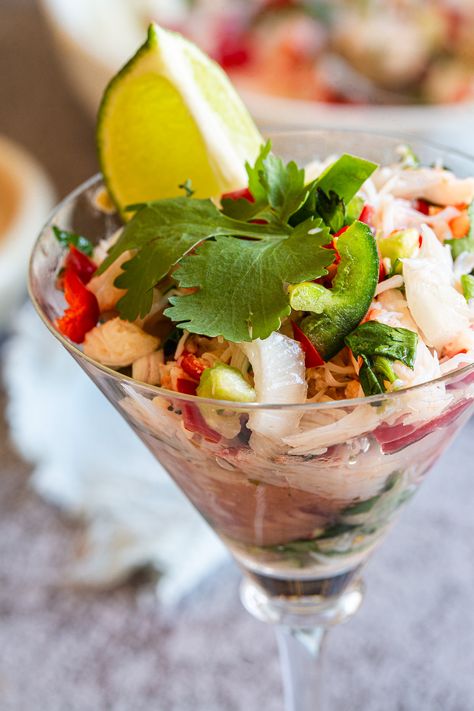 Crab Leg Appetizer, Ceviche Gourmet, Crab Appetizer Recipes, Crab Ceviche Recipe, Greek Salmon Recipe, Crab Ceviche, Crab Cocktail, Dungeness Crab Recipes, Crab Appetizer