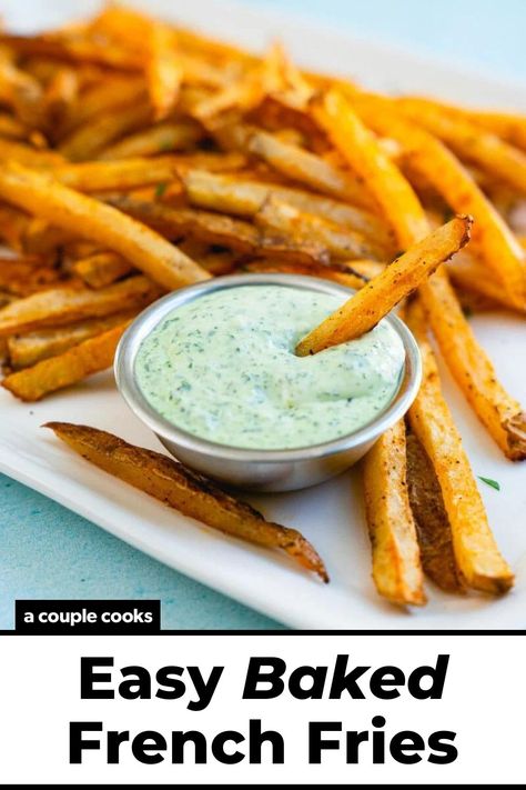 These are the BEST oven baked French fries that taste just like a restaurant! They come out crispy and perfectly seasoned: no need for frying. #bakedfries #frenchfries #bakedfrenchfries #easyfries #healthyfries #ovenbakedfries #healthybakedfries Best Oven Fries, Diy Fries Oven Baked, Crispy Oven Fries Cornstarch, Homemade French Fries In Oven, French Fries In The Oven, Oven Baked French Fries, Baked French Fries, French Fries At Home, Oven Baked Fries