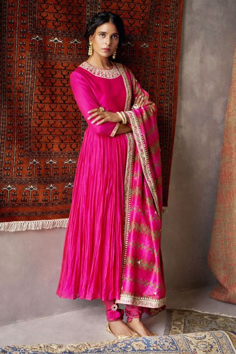 Punit Balana Suits, Chanderi Anarkali, Golden Lehenga, Punit Balana, Simple Suit, Pink Anarkali, Anarkali Dresses, Indian Fashion Trends, Traditional Attires