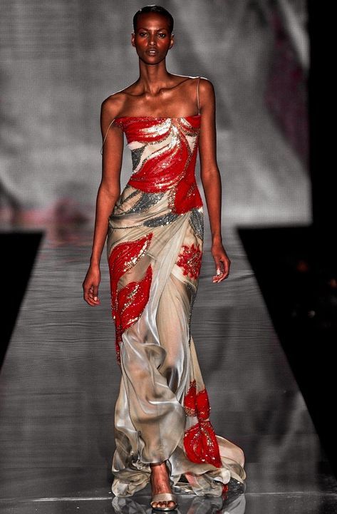 Models On Red Carpet, High End Dresses Haute Couture, Vintage Runway Fashion Haute Couture, Iconic Runway Dresses, Nyfw 2024 Runway, Runway Fashion Couture Inspiration, Where To Apply Contour, Satin Runway, Red Fashion Aesthetic