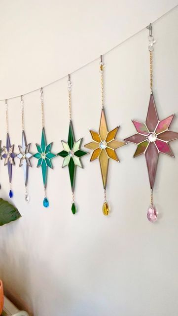 Stained Glass Stars Christmas, Star Stained Glass Pattern, Stain Glass Ornament, Mini Stained Glass Projects, Stained Glass Windchimes, Stained Glass Stars, Gallery Glass Ideas Diy, Beginner Stained Glass Projects, Christmas Stained Glass Ideas