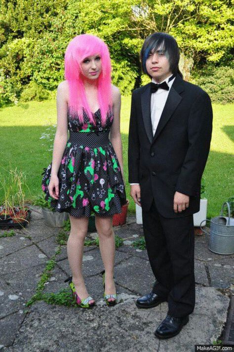 Scene Queen Prom Dress, Formal Scene Outfits, 2010s Prom Dress, Emo Love Aesthetic, Emo Prom Outfits, Scene Prom Dress, 2010s Dress, Emo Prom Dresses, Pink Dyed Hair