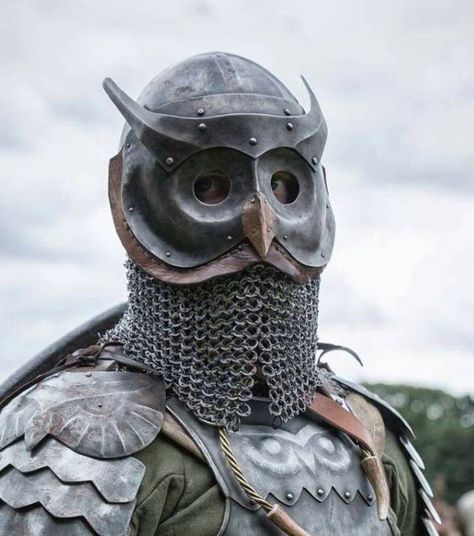 Drop Everything and Check Out This Mega Dump of Pics - Funny Gallery Owl Helmet, Medieval Helmets, Knights Helmet, Historical Armor, 다크 판타지, Knight Armor, Arm Armor, Medieval Armor, Fantasy Armor