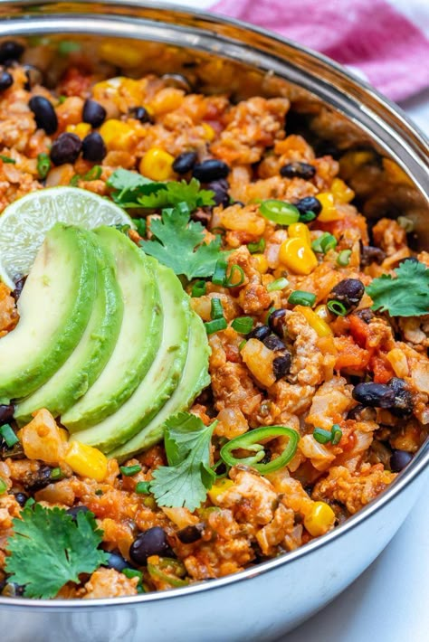 Flavorful Taco Cauliflower Rice Skillet Taco Cauliflower Rice, Cauliflower Rice Skillet, Rice Skillet, Food Crush, Clean Food Crush, God Mat, Think Food, Cauliflower Recipes, Tex Mex