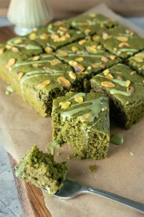 This simple matcha cake recipe pairs the distinct flavor of matcha with the easy prep of a snack cake. A touch of lemon complements the grassy and earthy notes of green tea, and the 3-ingredient matcha icing adds irresistible moisture and sweetness! Only 10 ingredients and 15 minutes of hands-on time. Vegan and easily made gluten-free. Vegan Matcha Cheesecake, Matcha Cake Vegan, Vegan Matcha Cake, Matcha Icing, Matcha Cake Recipe, Matcha Pound Cake, Matcha Recipe Baking, Matcha Dessert Recipes, Matcha Cheesecake