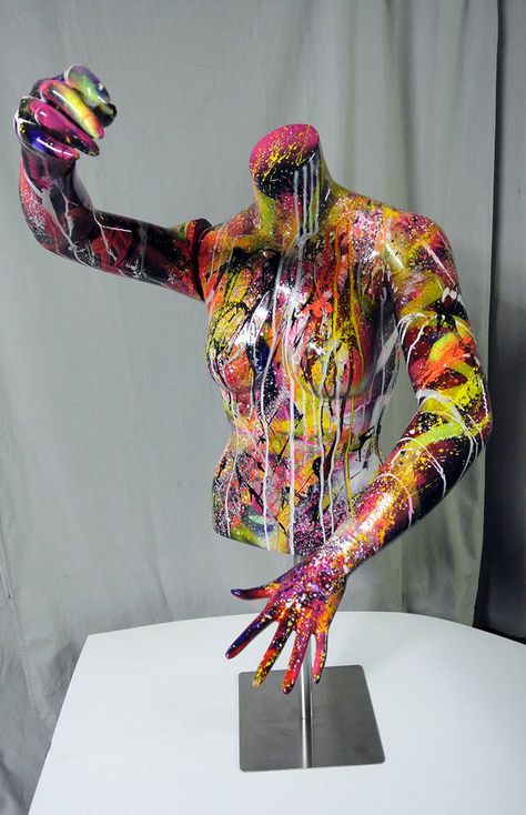 Spray paint on mannequin bust recycled by Airgone on DeviantArt Mannequin Art Ideas Creative, Painted Mannequin Art, Manequin Ideas Decor, Mannequin Art Ideas, Mannequin Diy, Painted Mannequin, Mannequin Decor, Art Mannequin, Mannequin Torso