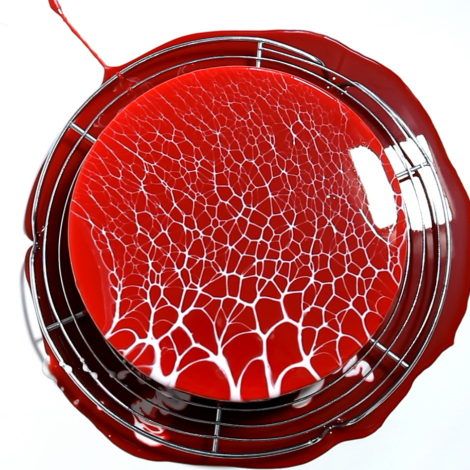 Mirror Glaze Spider Web, Mirror Glaze Cake Design, Spoder Web, Red Glaze Recipe, Mirror Glaze Cake Decoration, Geometric Cake Design, Mirror Cakes, Super Cool Cakes, Dinara Kasko