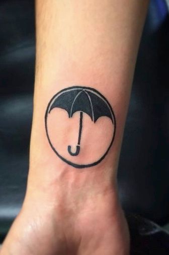 Umbrella Academy Tattoo Ideas, Umbrella Academy Nails, Fangirl Tattoos, Umbrella Academy Tattoo, Umbrella Academy Oc, Tua Shifting, Umbrella Academy Aesthetic, Tv Tattoo, Fandom Tattoos