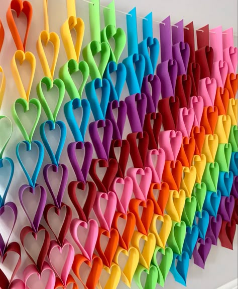 Rainbow Birthday Party Decorations Diy, Playroom Simple, Paper Room Decor, Kids Fun Activities, Glow In Dark Party, Valentine Art Projects, Rainbow Garland, Paper Chain, Beautiful Wall Hanging