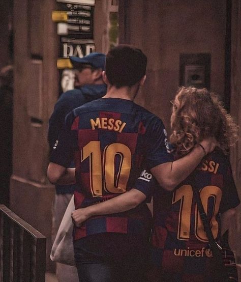 ♡ Couple Ootd, Calisthenics Workout Plan, Football Messi, Barcelona Jerseys, Love Quotes For Wedding, Birthday Captions Instagram, Cute Couple Dancing, Couple Holding Hands, Best Friend Gifs