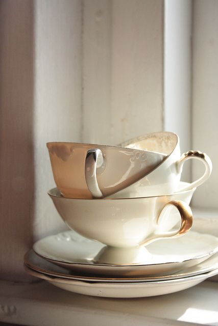 Cups and saucers | Flickr - Photo Sharing! Girls Things, Cuppa Tea, Pretty Cups, Cutlery Sets, My Cup Of Tea, Vanilla Cream, Cups And Saucers, White Tea, Tea Room