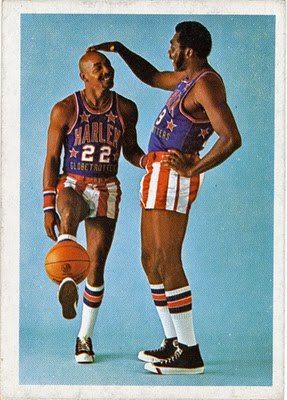 Harlem Globetrotters- Meadowlark Lemon, Curley Neal Throwback Jerseys, Richard Johnson, Win Streak, Cocoa Puffs, I Love Basketball, Harlem Globetrotters, Basketball Photography, Nba Legends, Sports Figures