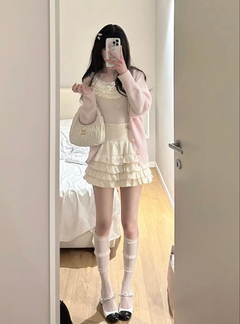 Petal Aesthetic, Shojo Girl Outfit, Shojo Aesthetic, Shoujo Outfits, Shojo Girl, Softgirl Outfits, Shoujo Girl, Kawaii Outfit Ideas, Crochet Aesthetic